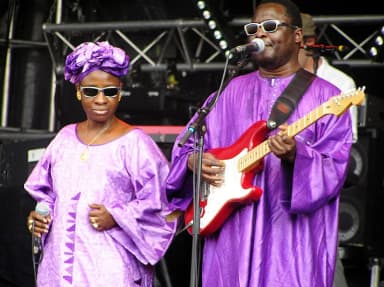 Amadou & Mariam: Amadou & Mariam (2005).