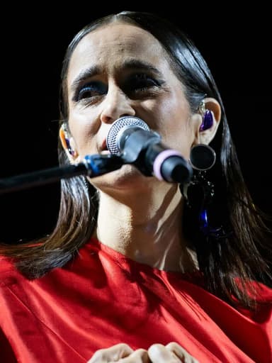 Julieta Venegas: CONCIERTO DE JULIETA VENEGAS EN EL ZÓCALO 16 Marzo 2024 ● La cantante se presentó en el marco de “Tiempo de Mujeres. Festival por la igualdad”, que busca