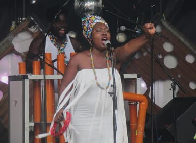 Nana Benz du Togo performing