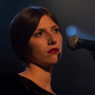 Aldous Harding: Aldous Harding on 21 November 2015, with Marlon Williams at the Oxford Art Factory in Sydney (Australia)