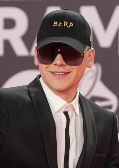 Bizarrap: El presidente de la Junta de Andalucía, Juanma Moreno, ha asistido hoy en el Palacio de Congresos y Exposiciones de Sevilla a la gala de los Latin GRAMMY a la