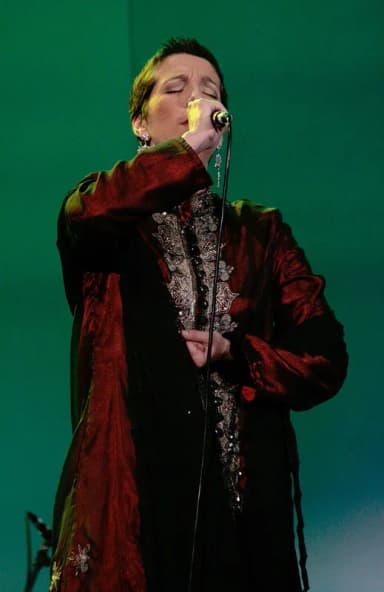 Dulce Pontes: Dulce Pontes; concert at the opening of the Vienna Festival 2009