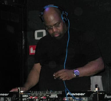 Frankie Knuckles: Frankie Knuckles performing at The Mighty (San Francisco)