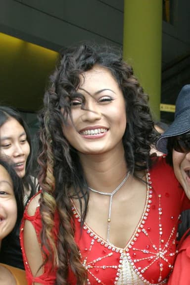 Inul Daratista: Inul Daratista after concert in Singapore, 2004