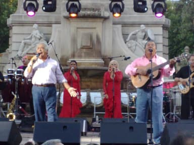 Los del Río: Actuación el 30-07-2009 de Los del Río en la Plaza España de Madrid (España)