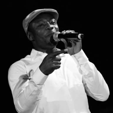 MC Solaar: Roy Hargrove's RH Factor invite MC Solaar, Festival Jazz des Cinq Continents, Marseille Juillet 2009