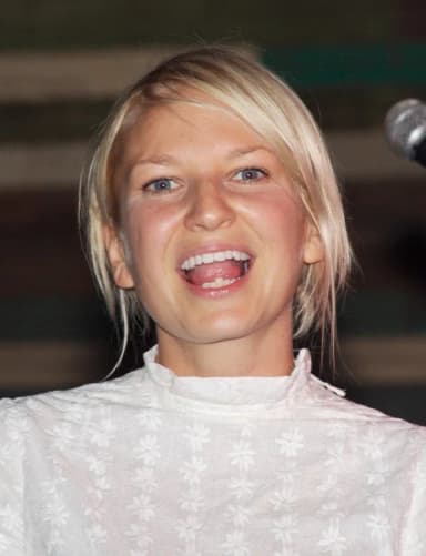 Sia: Sia performing at The Parish (a music venue)during SxSW in Austin, 2006