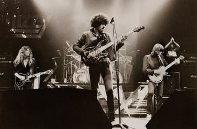 Thin Lizzy: Manchester Apollo - 1983. On the guitars from left: John Sykes, Phil Lynott (bass), Scott Gorham.