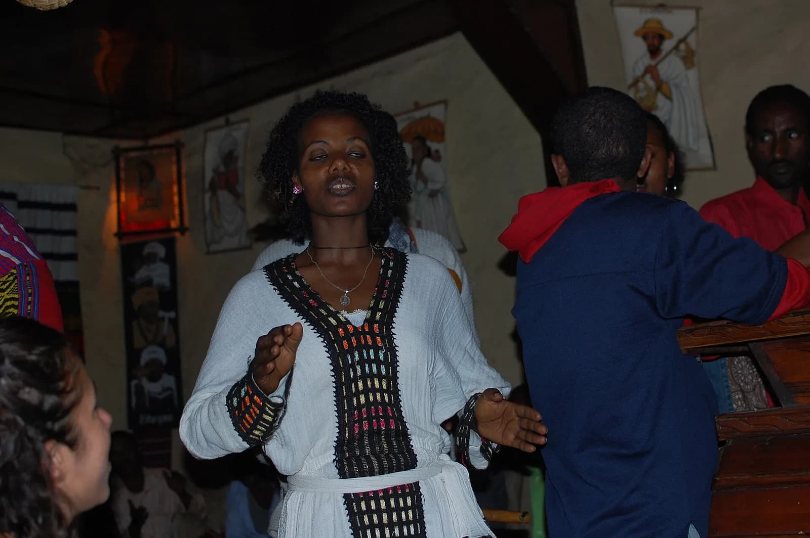 Ethiopia: Traditional shoulder dancing