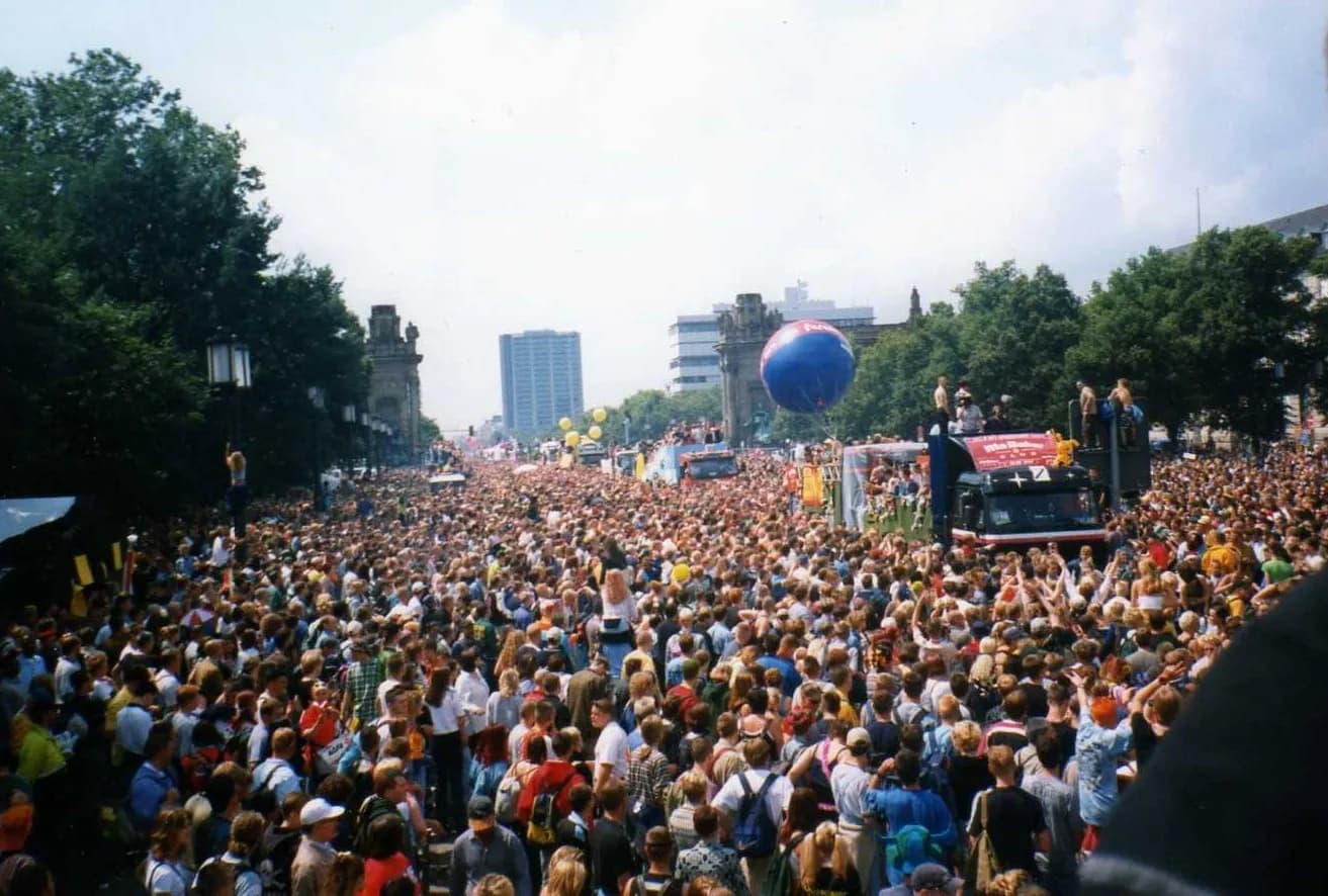 Germany: Love Parade, Berlin 1998